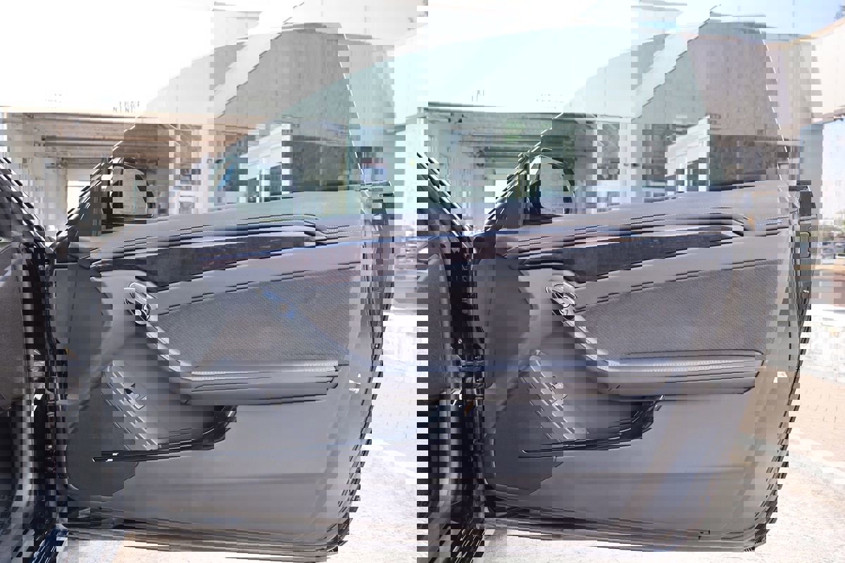 Used 2012 Cadillac CTS V w/ Wood Trim Package image 36