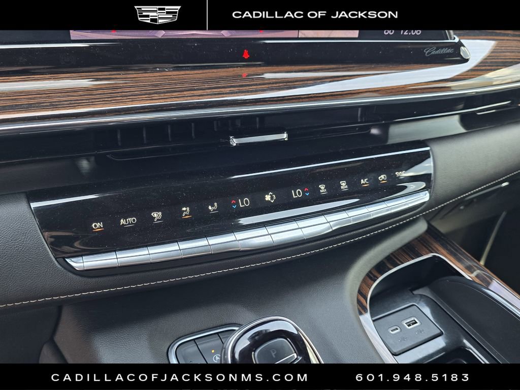 Used 2023 Cadillac Escalade Premium Luxury w/ Performance Package AWD/4WD image 15