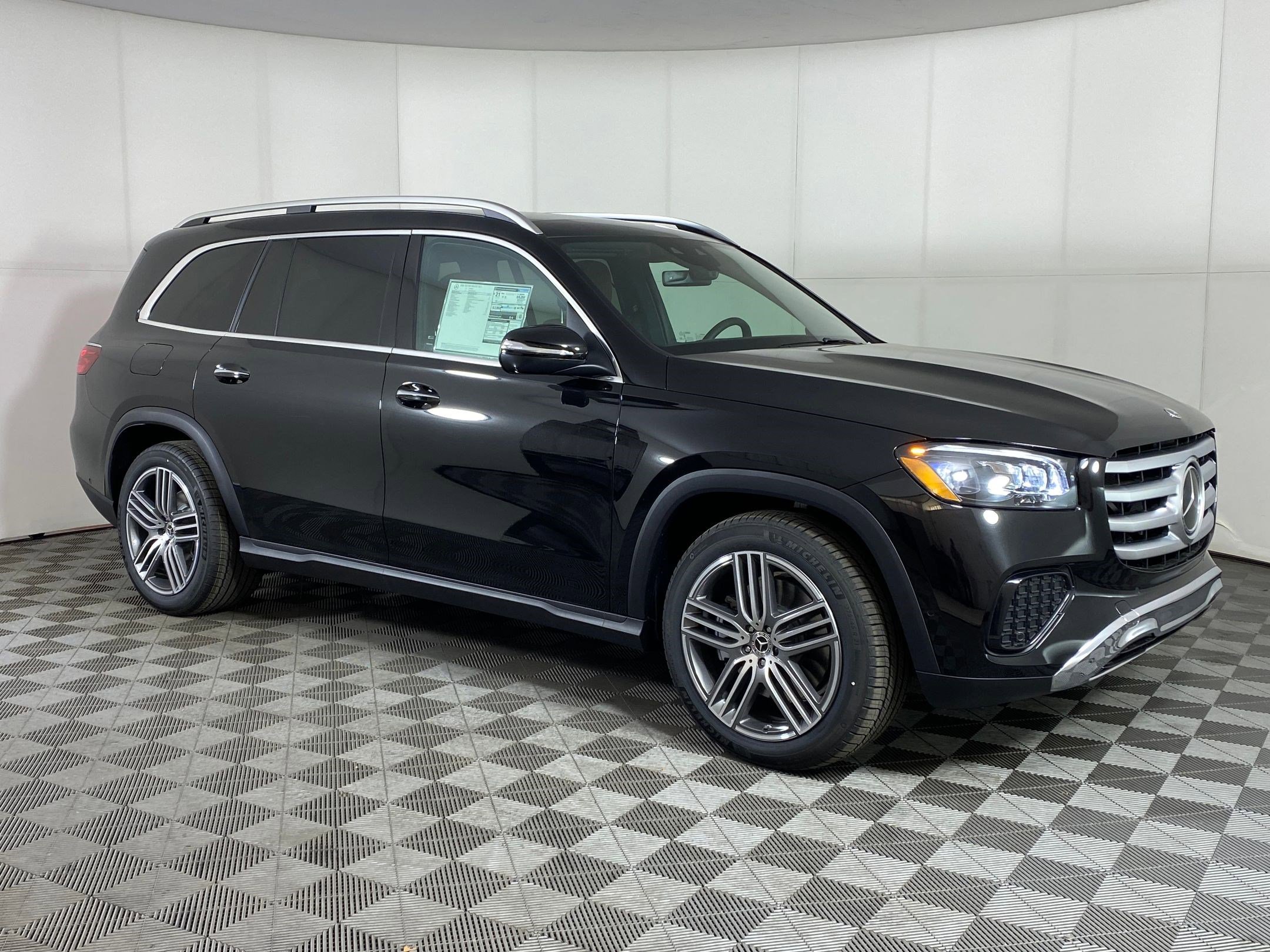 Used 2026 Mercedes-Benz GLS 450 4MATIC image 7