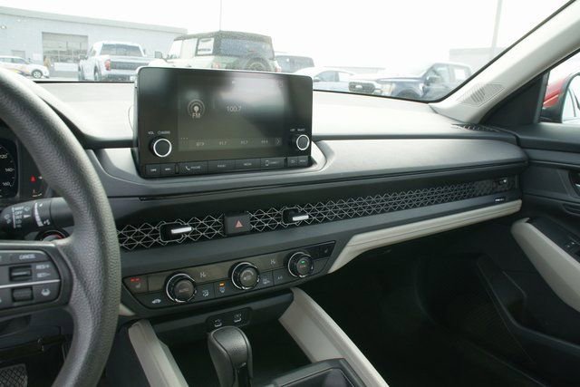Used 2023 Honda Accord EX image 17
