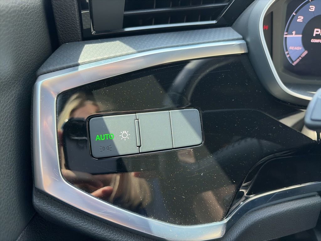 Used 2020 Audi Q3 2.0T Premium w/ Convenience Package image 15