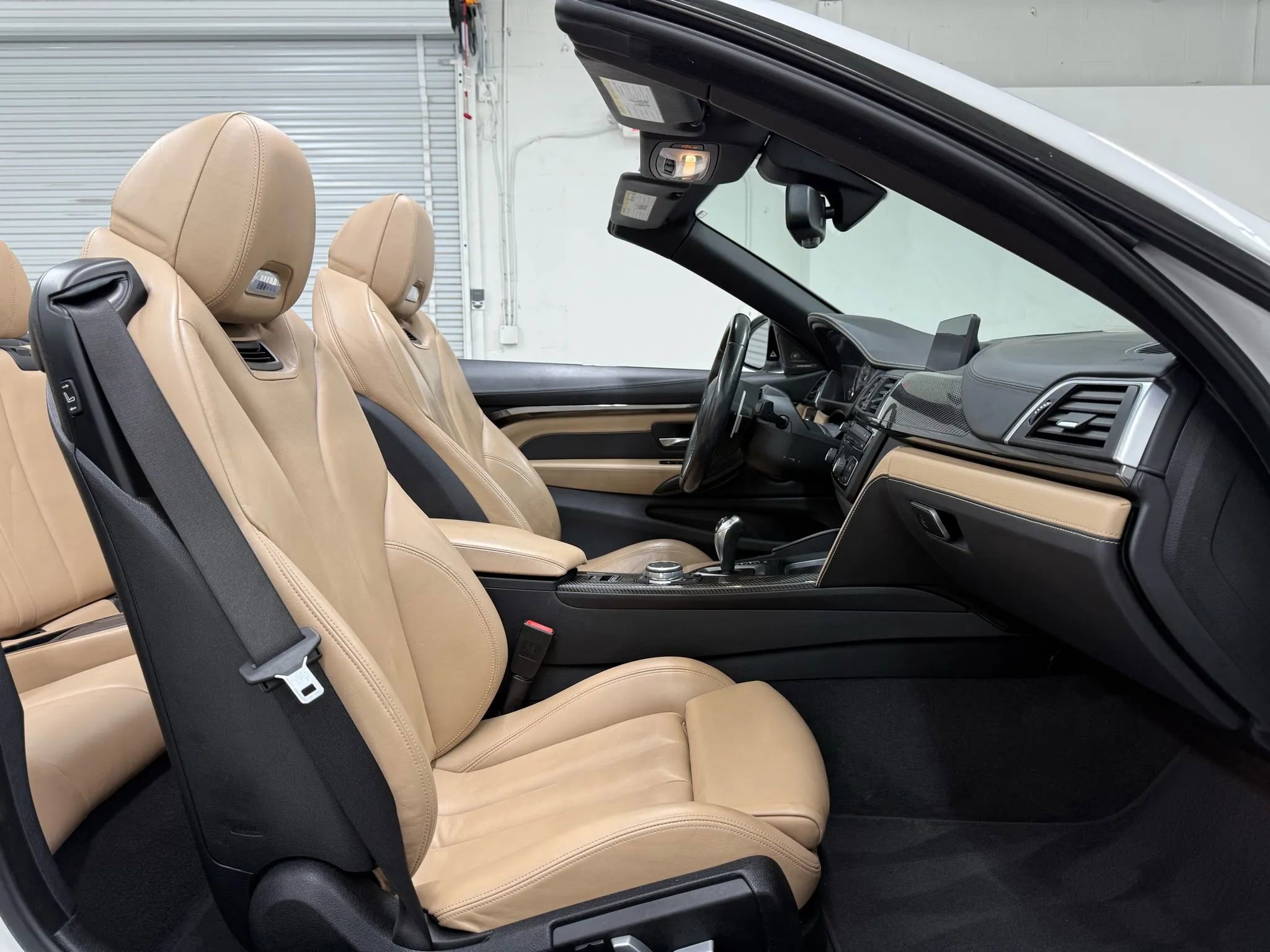 Used 2016 BMW M4 Convertible image 19