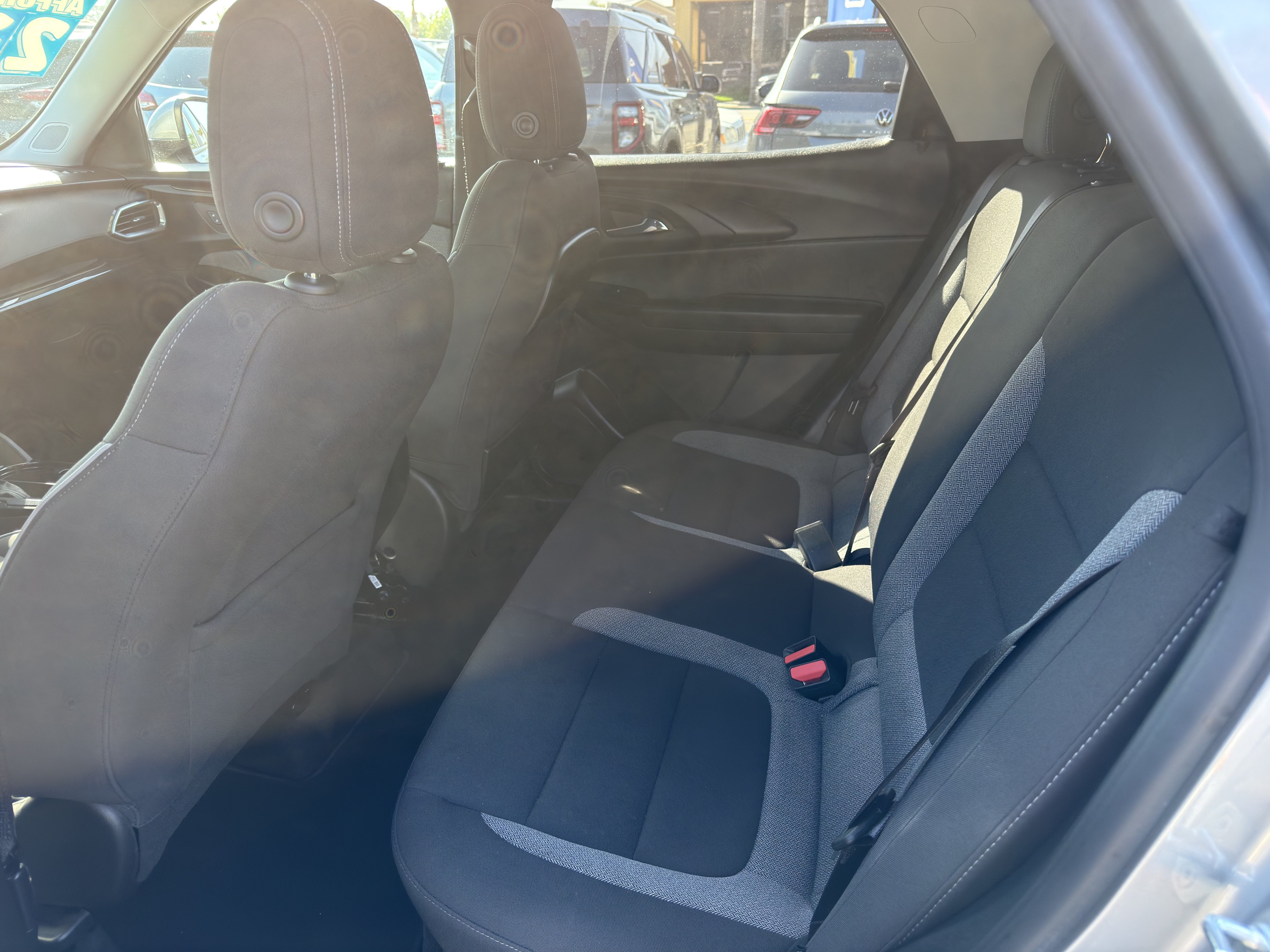 Used 2023 Chevrolet TrailBlazer LT FWD image 17