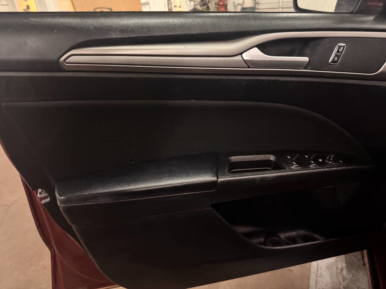 Used 2019 Ford Fusion SE FWD image 25