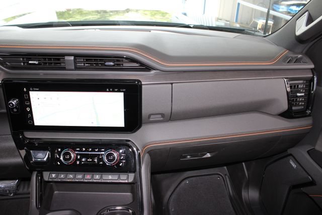 Used 2026 GMC Sierra 2500 AT4 w/ AT4 Premium Plus Package AWD/4WD image 26