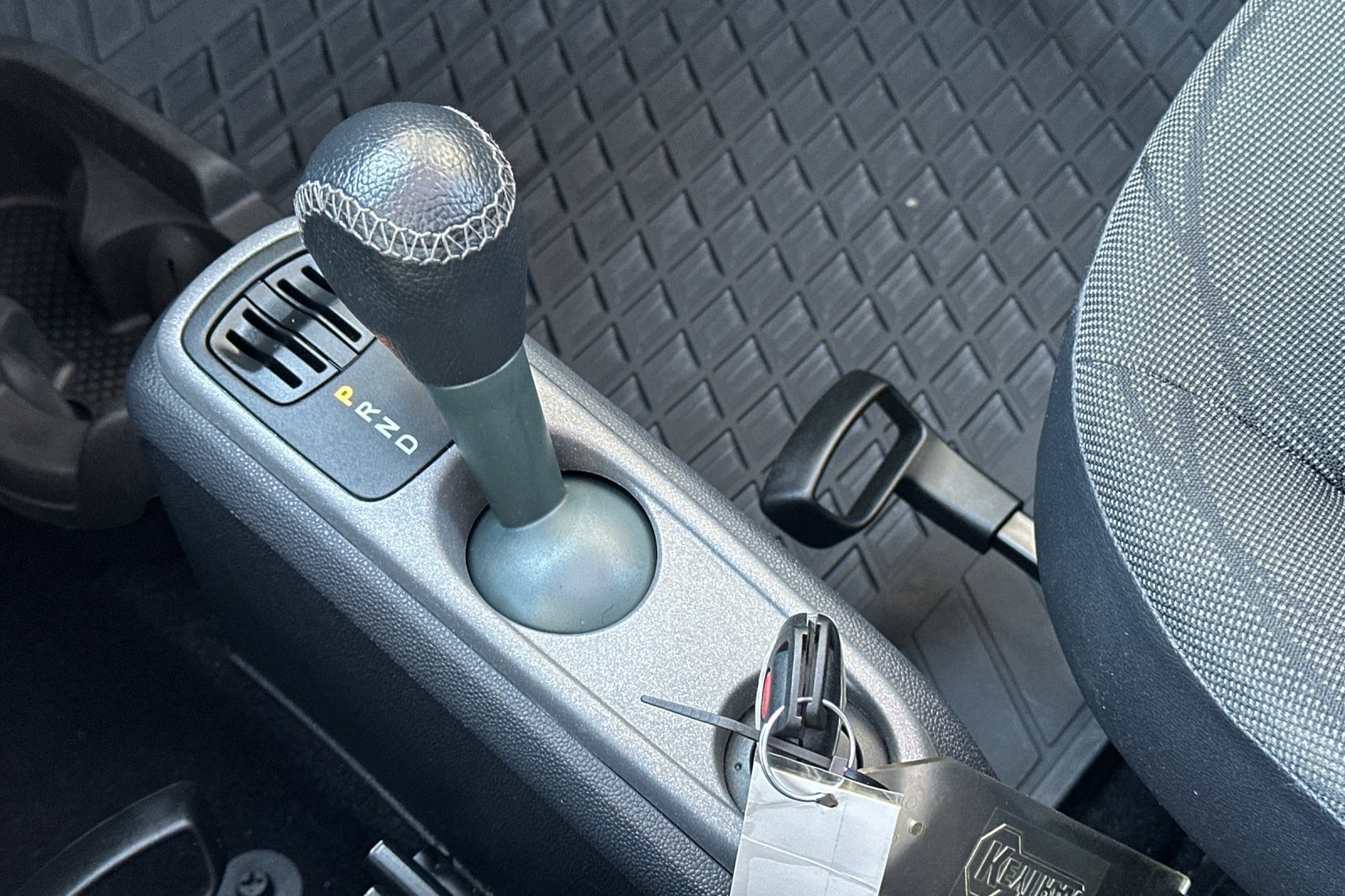 Used 2016 smart fortwo passion image 18