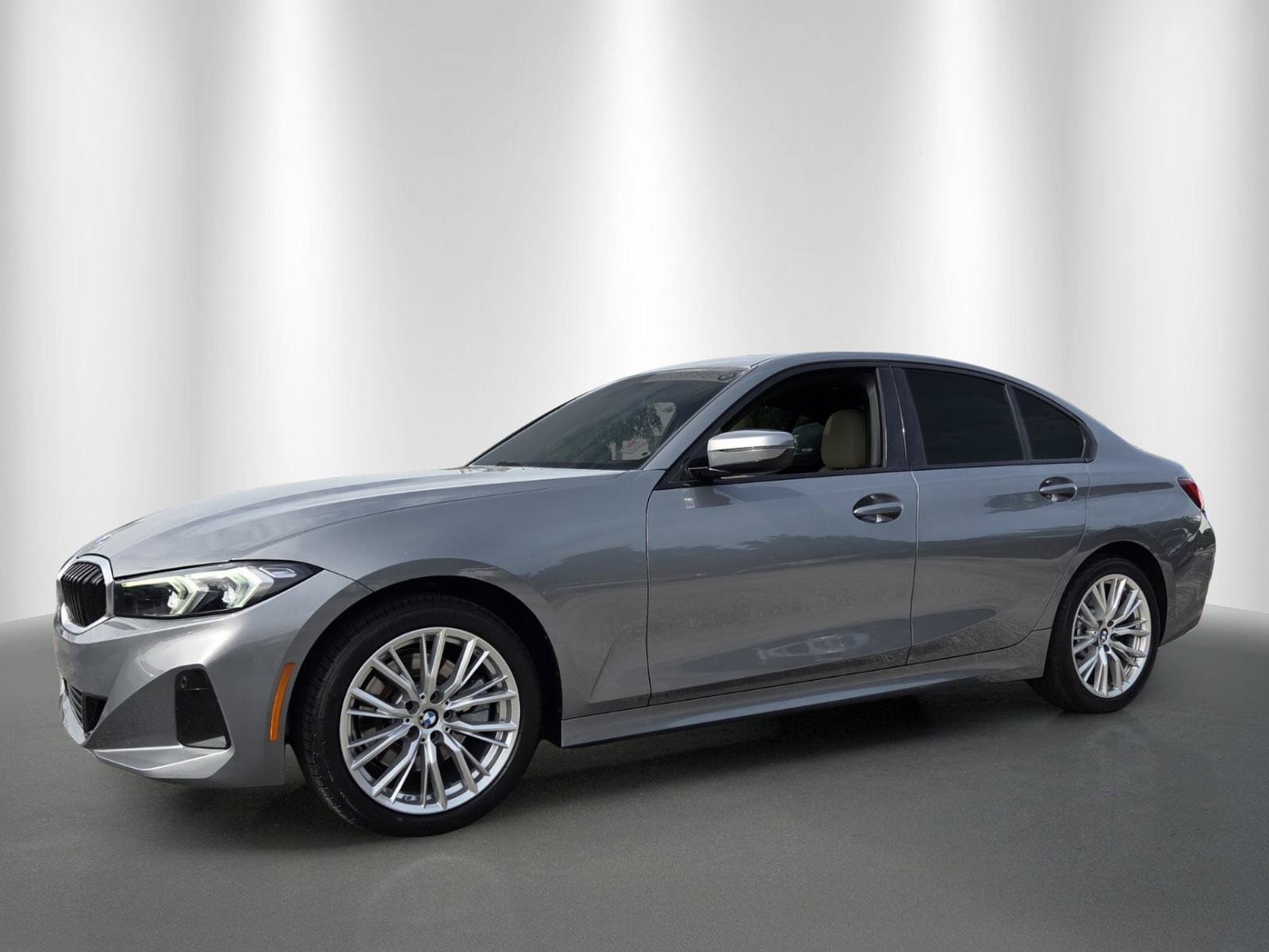Used 2023 BMW 330i Sedan w/ Driving Assistance Package RWD image 3