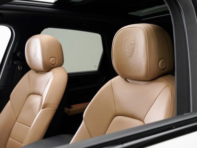 Certified 2025 Porsche Cayenne image 10