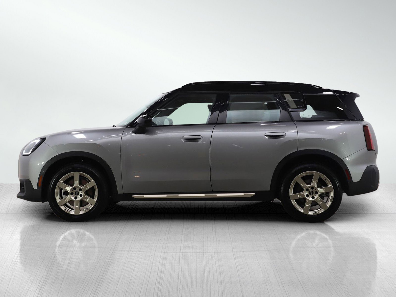 Used 2025 MINI Cooper Countryman S image 2