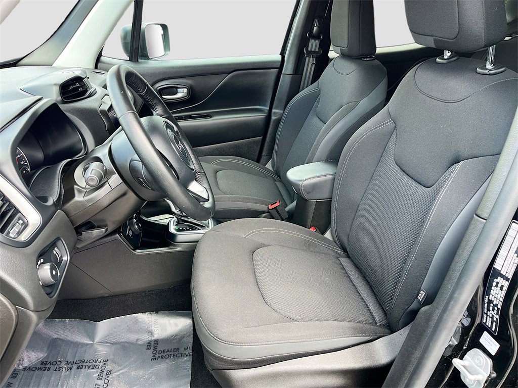 Used 2023 Jeep Renegade Latitude w/ Premium Group image 20