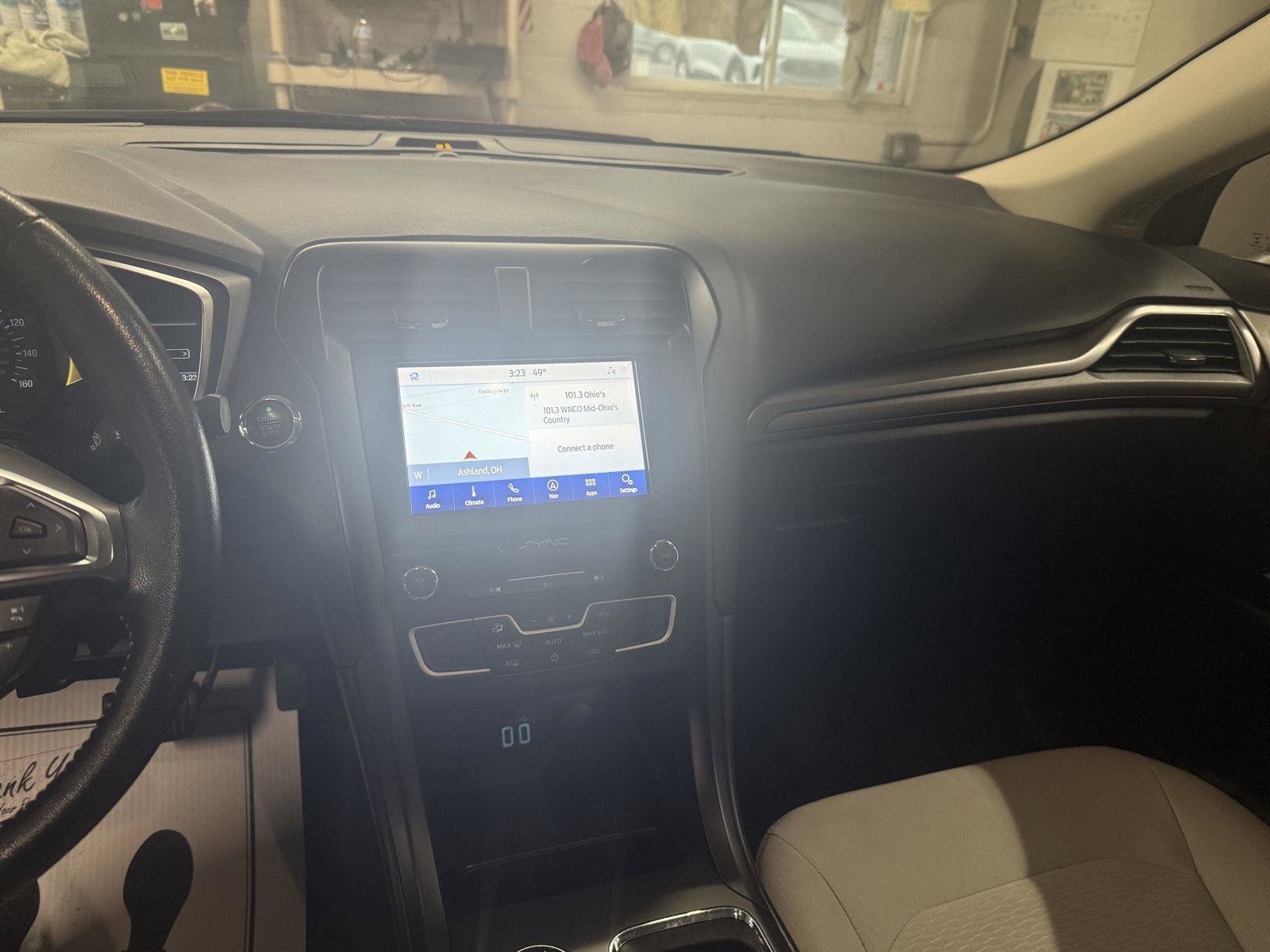 Used 2020 Ford Fusion SE w/ Equipment Group 151A image 17