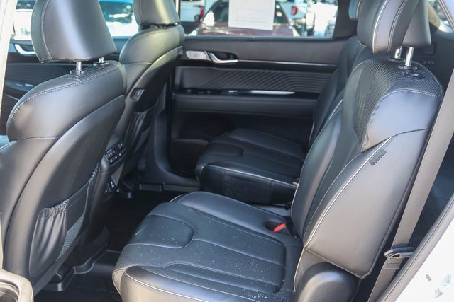 Used 2024 Hyundai Palisade Calligraphy image 16
