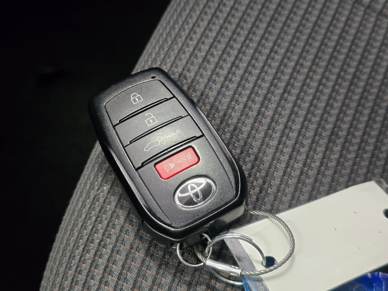 Certified 2025 Toyota Highlander LE FWD image 32