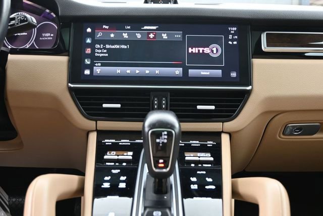 Used 2022 Porsche Cayenne Platinum Edition AWD/4WD image 12