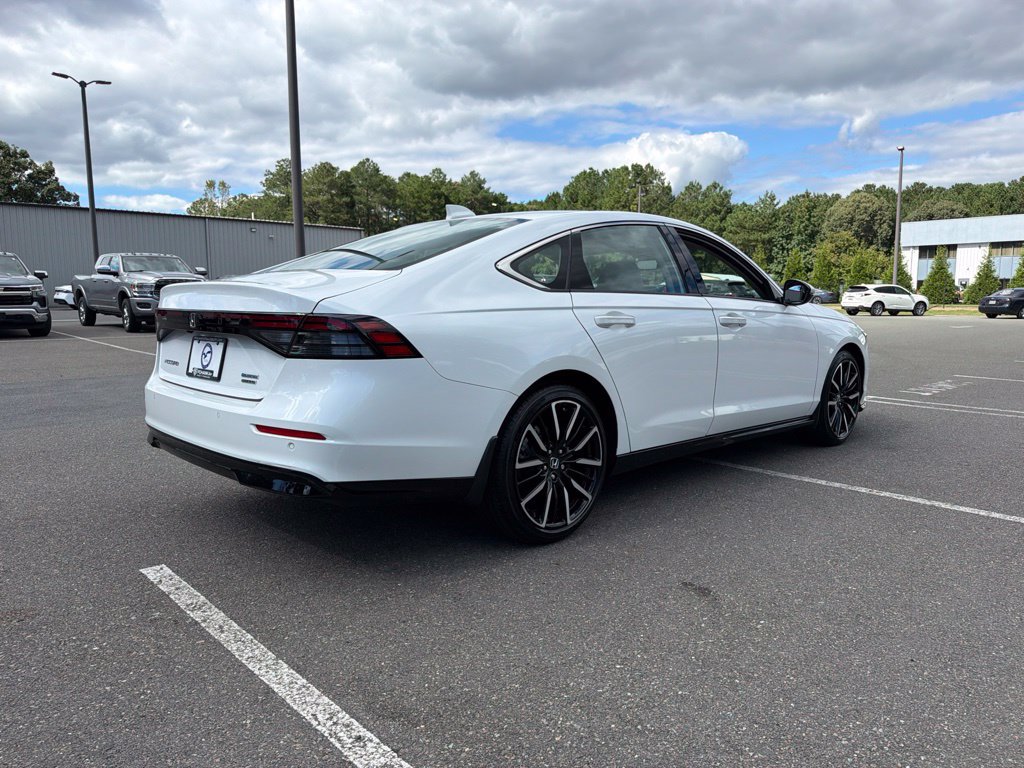 Certified 2025 Honda Accord Touring image 5