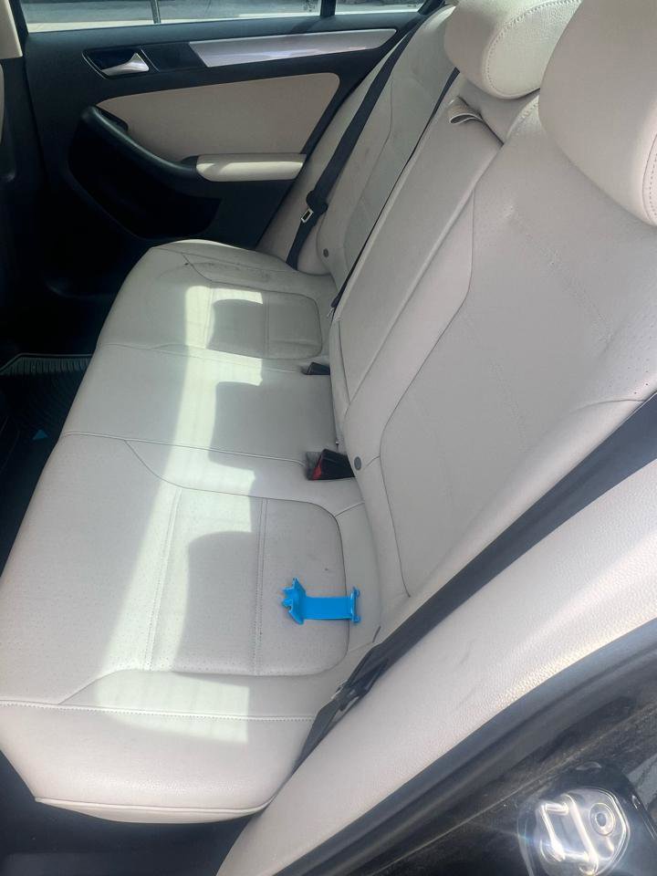 Used 2017 Volkswagen Jetta SE image 9