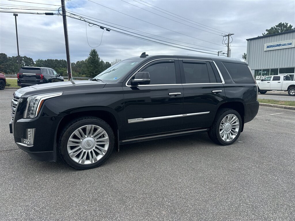 Used 2015 Cadillac Escalade Platinum AWD/4WD image 1