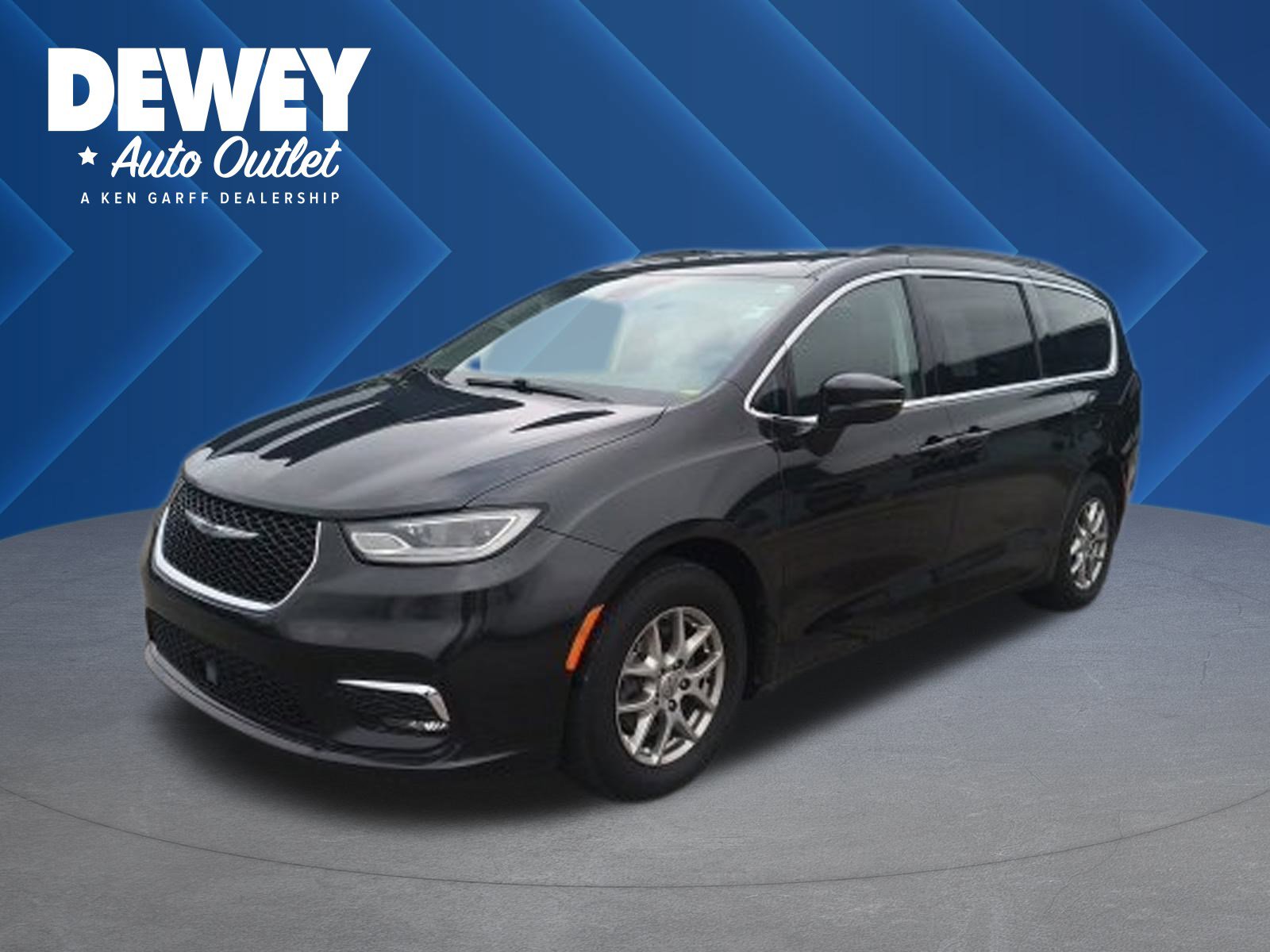 Used 2021 Chrysler Pacifica Touring image 1