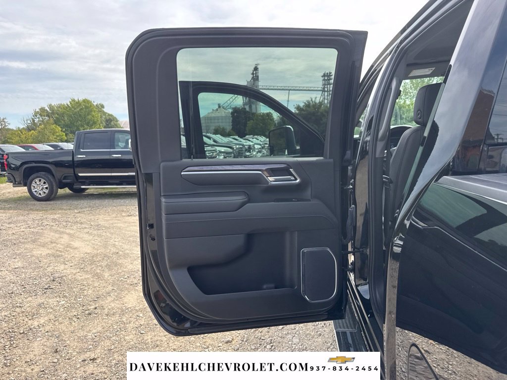 Used 2025 Chevrolet Silverado 3500 LTZ w/ LTZ Plus Package AWD/4WD image 23