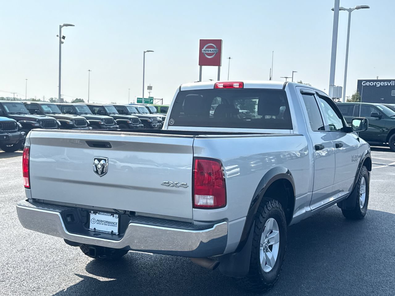 Used 2017 RAM 1500 ST w/ SXT Appearance Group AWD/4WD image 3