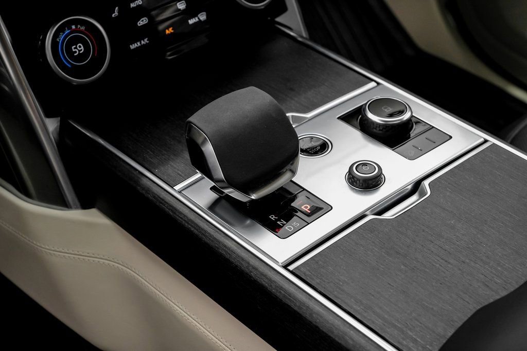 Used 2022 Land Rover Range Rover Long Wheelbase SE image 24