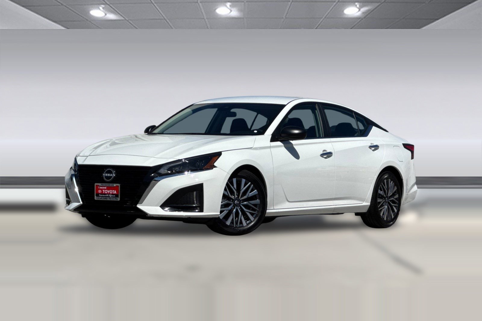 Used 2025 Nissan Altima 2.5 SV image 23