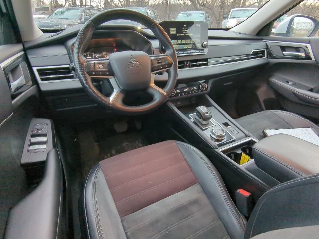 Used 2024 Mitsubishi Outlander SE image 5