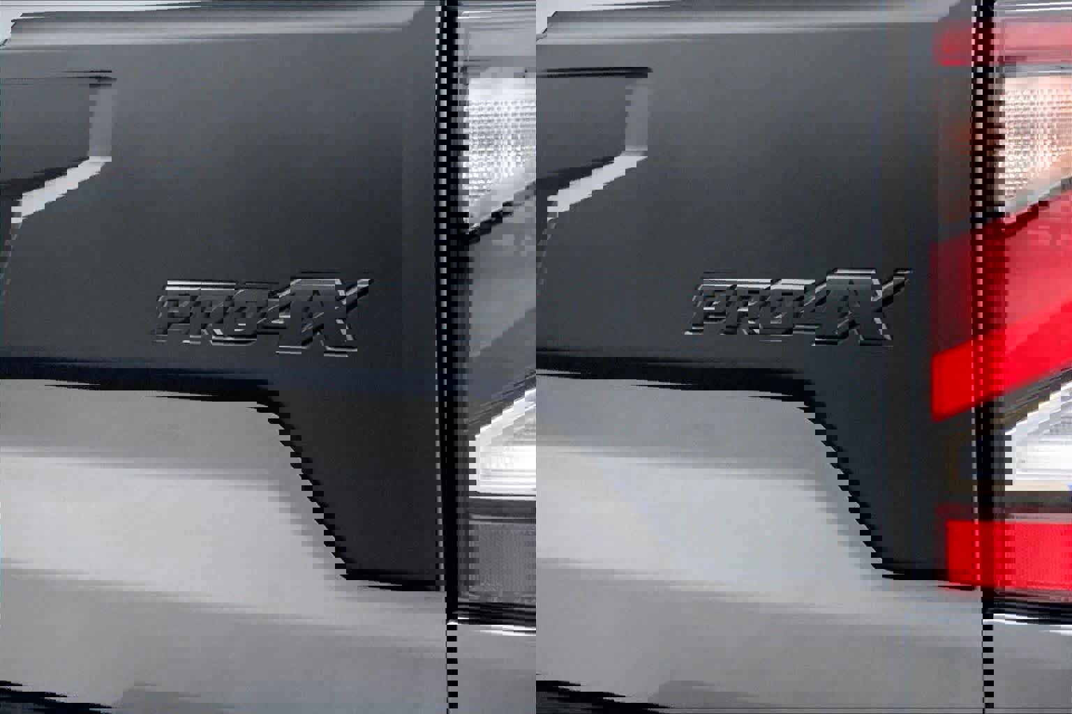 Used 2023 Nissan Titan PRO-4X w/ Pro-4x Convenience Package image 28