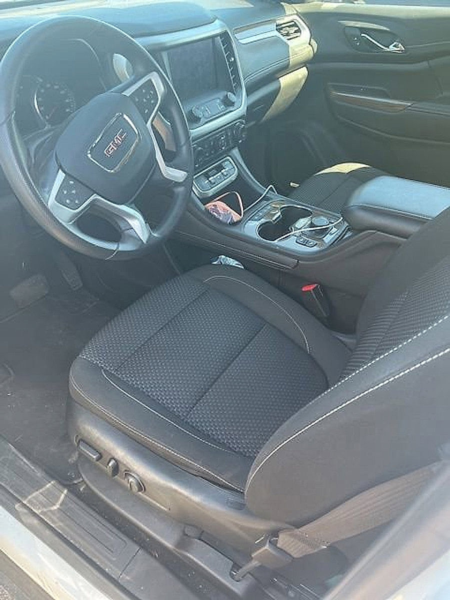 Used 2023 GMC Acadia SLE w/ Driver Convenience Package image 18