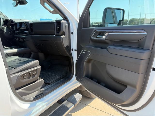 Used 2024 Chevrolet Silverado 2500 LTZ w/ LTZ Plus Package AWD/4WD image 23
