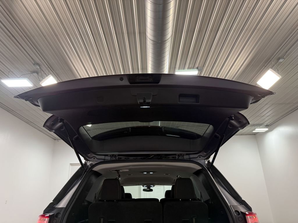 Used 2020 Chevrolet Traverse LS image 74