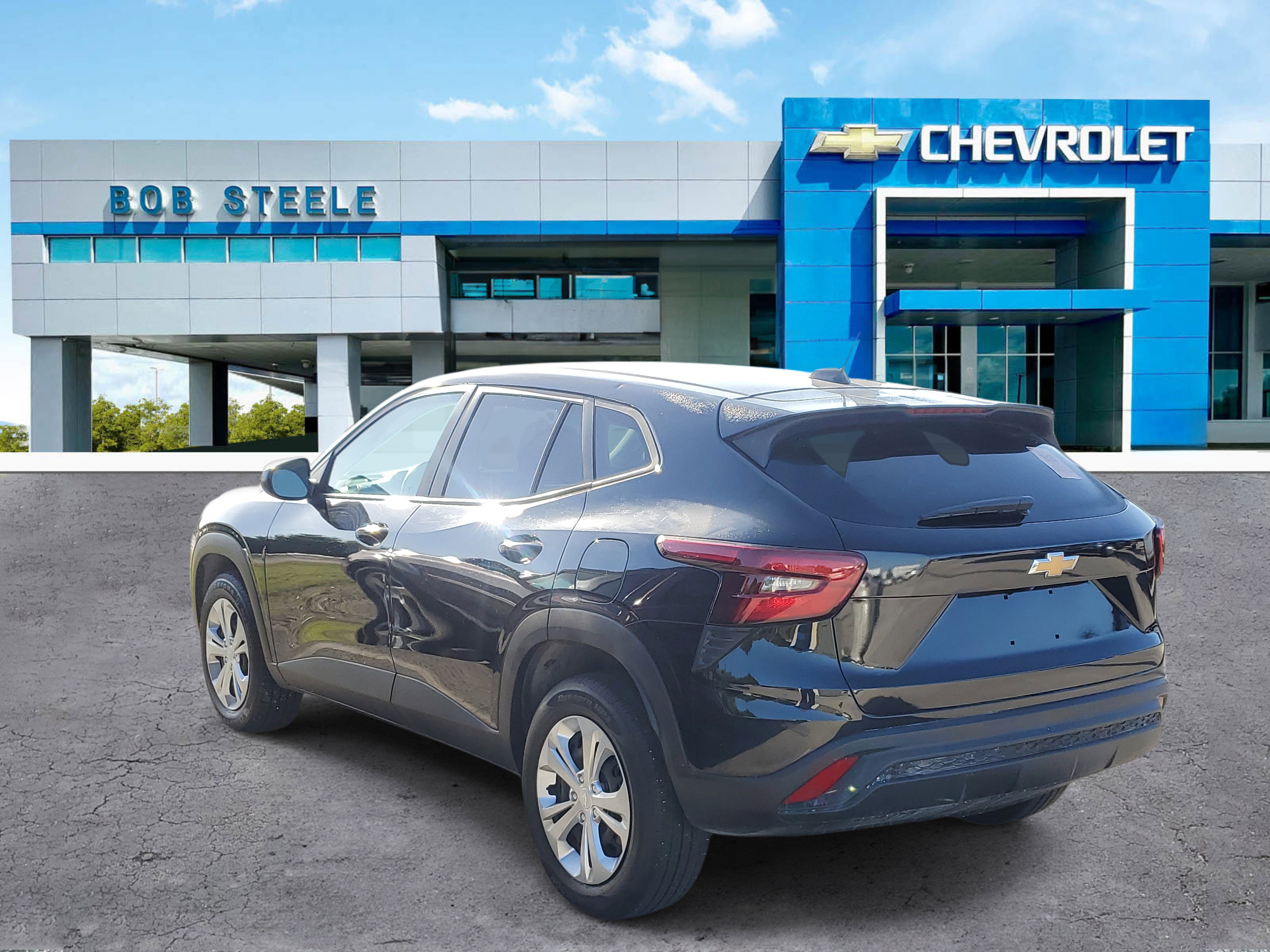 Used 2024 Chevrolet Trax LS image 4