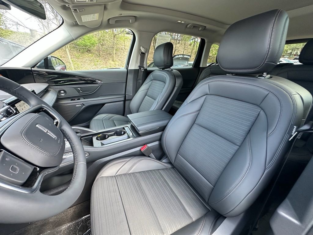 New 2026 Lincoln Nautilus Reserve w/ Jet Appearance Package AWD/4WD image 17