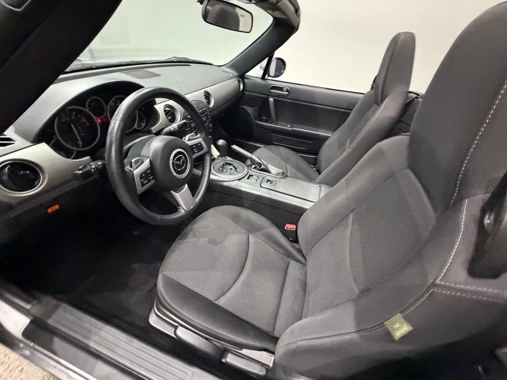 Used 2011 MAZDA MX-5 Miata Sport RWD image 30