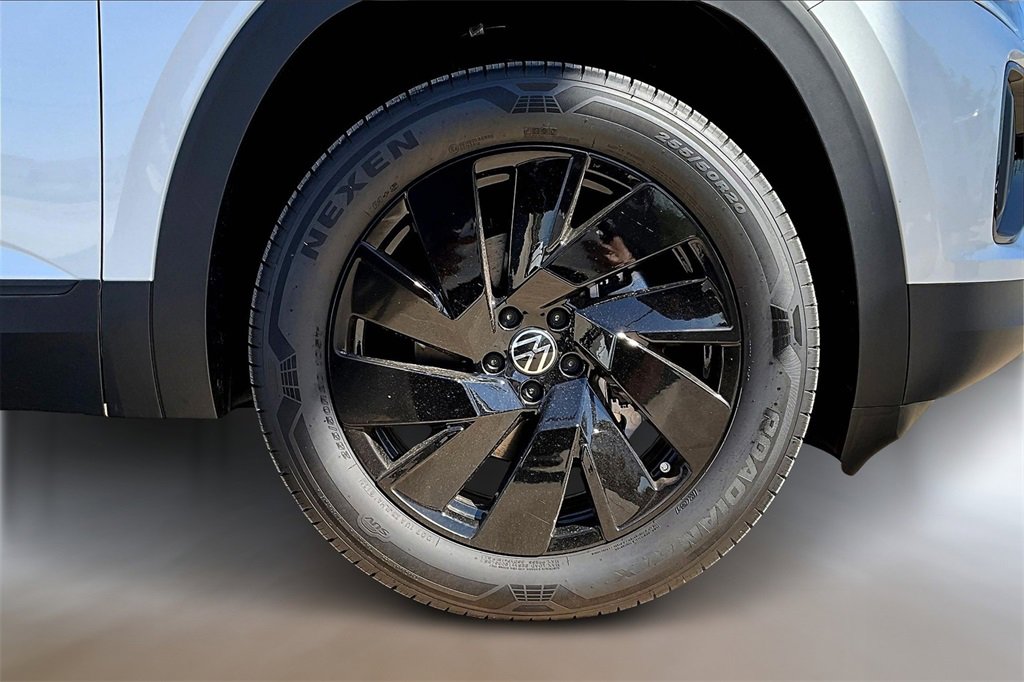 New 2026 Volkswagen Atlas Cross Sport SE image 13