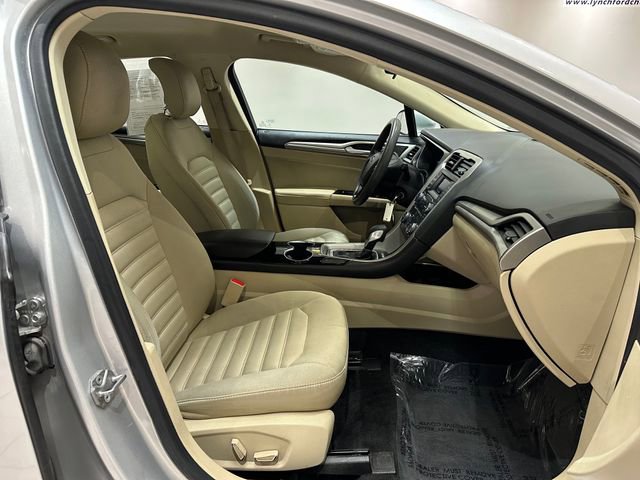 Used 2015 Ford Fusion SE FWD image 6