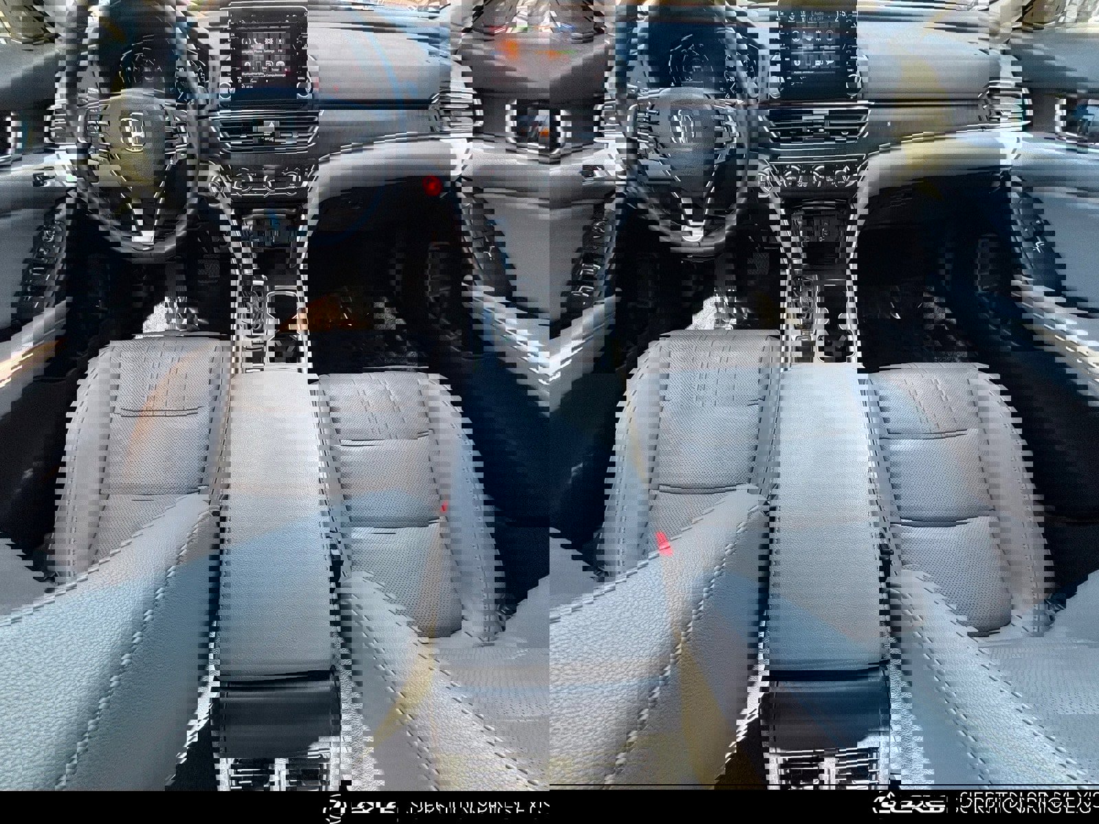 Used 2018 Honda Accord Touring image 16