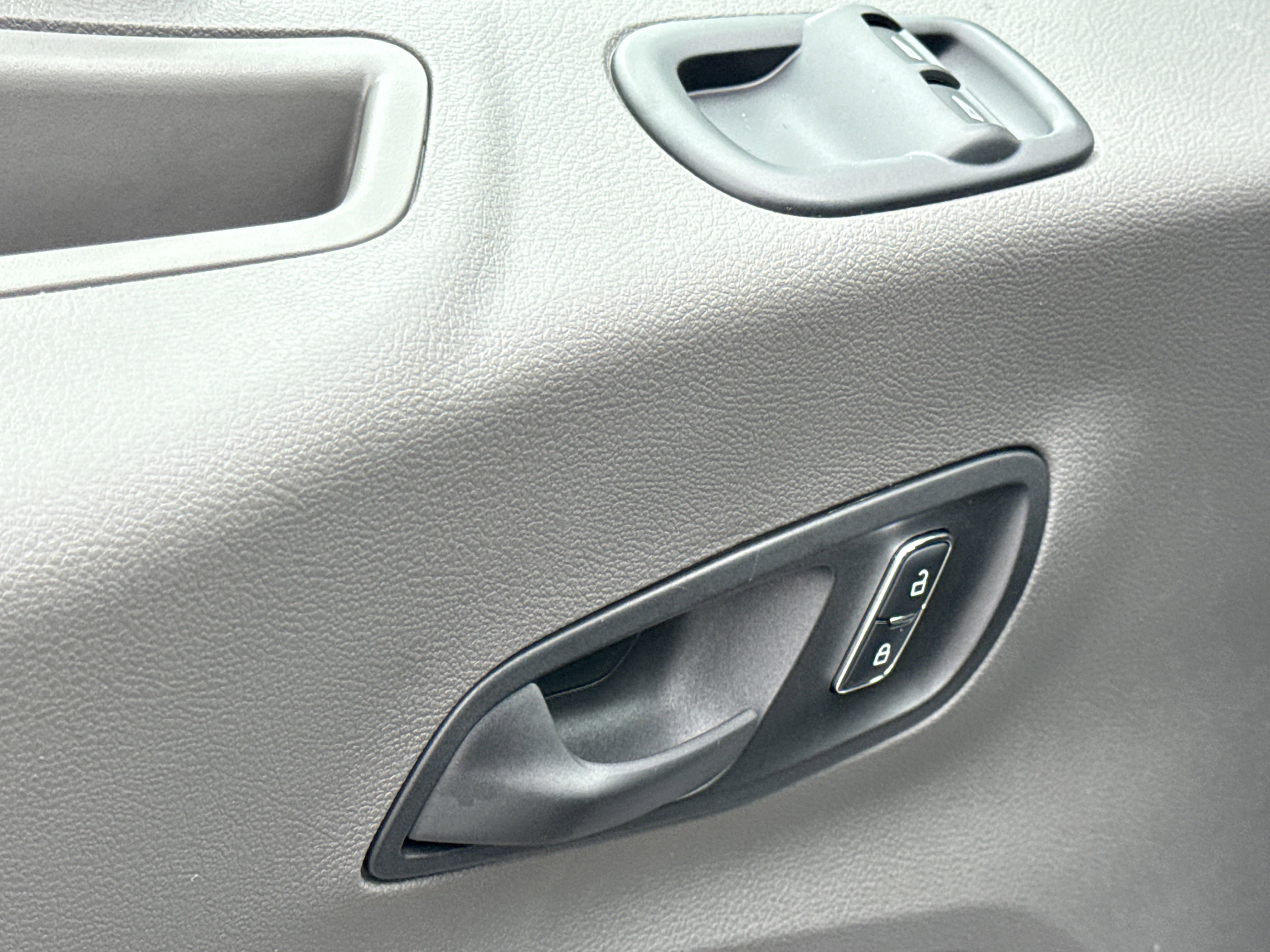 New 2025 Ford Transit 250 148 Medium Roof w/ Load Area Protection Package image 17