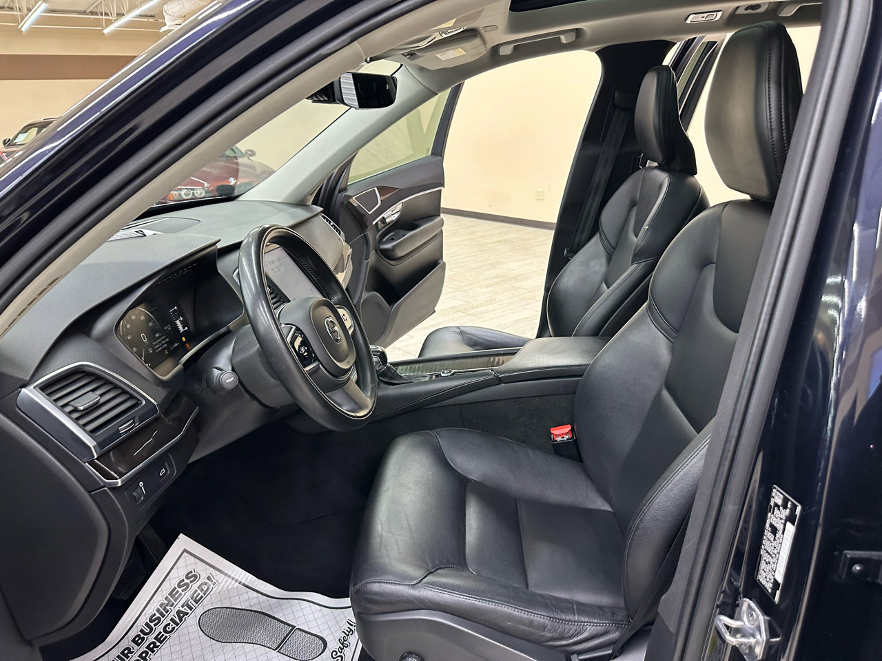 Used 2019 Volvo XC90 T5 Momentum w/ Protection Package Premier image 23