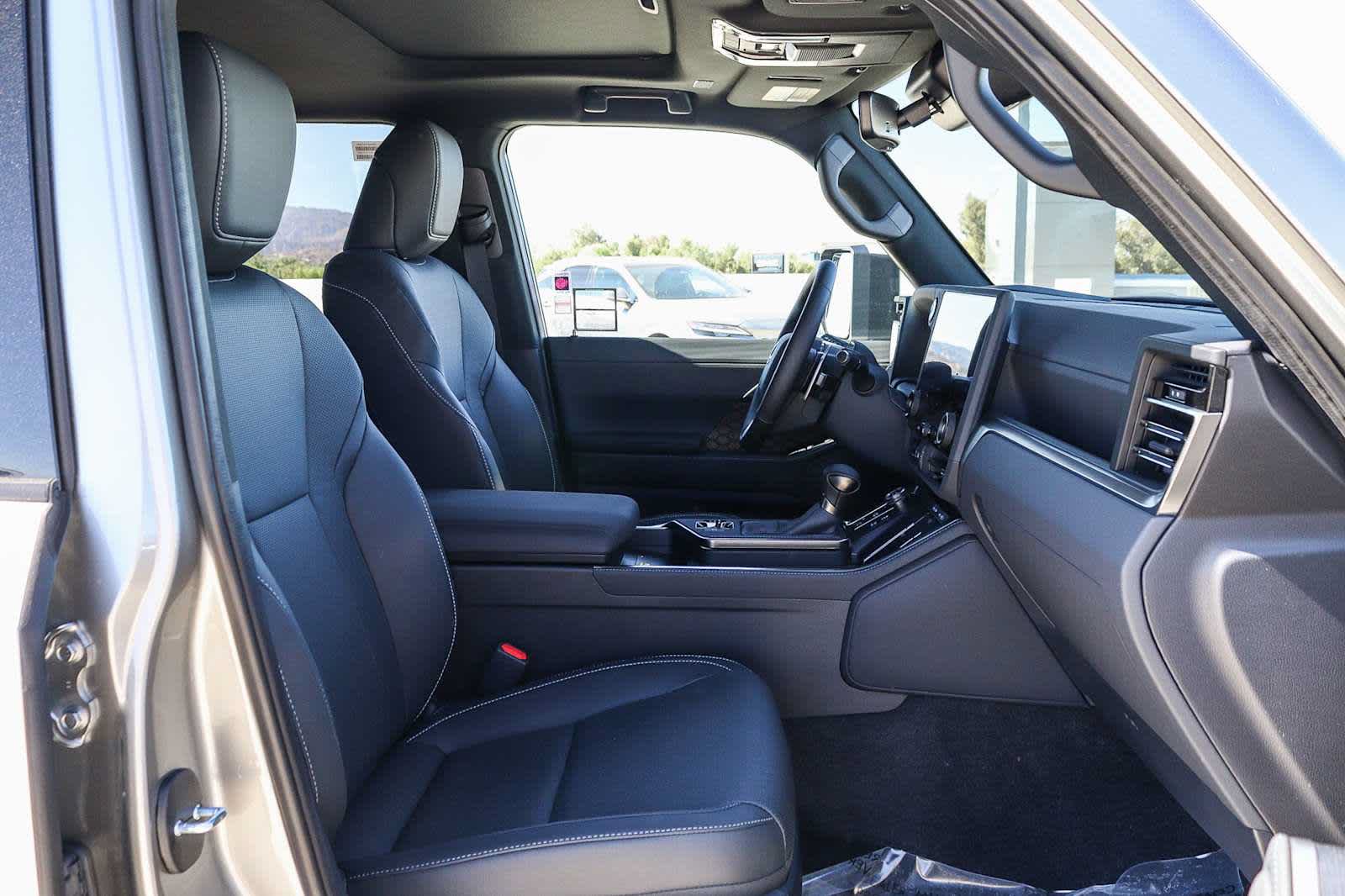 New 2026 Lexus GX 550 w/ Accessory Package (2T) AWD/4WD image 19
