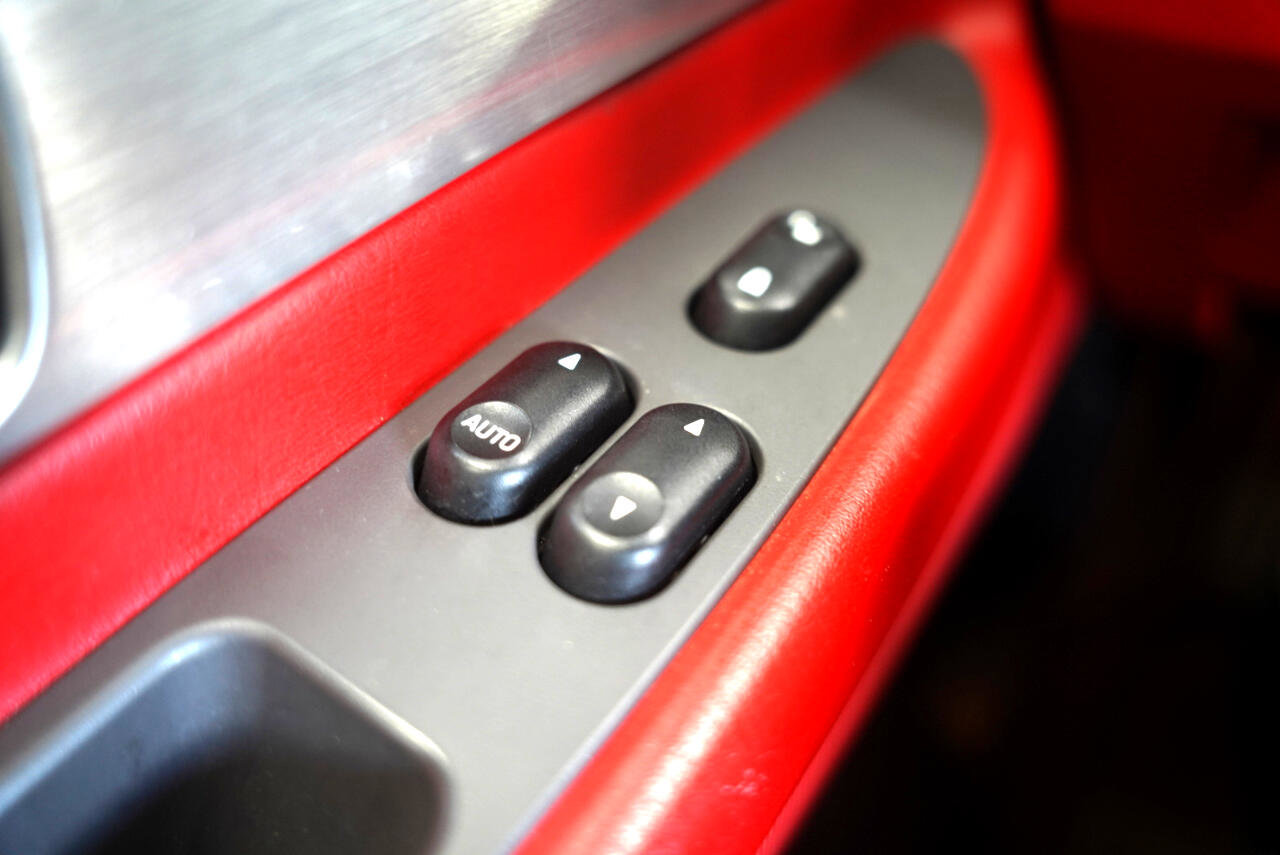 Used 2002 Ford Thunderbird image 21