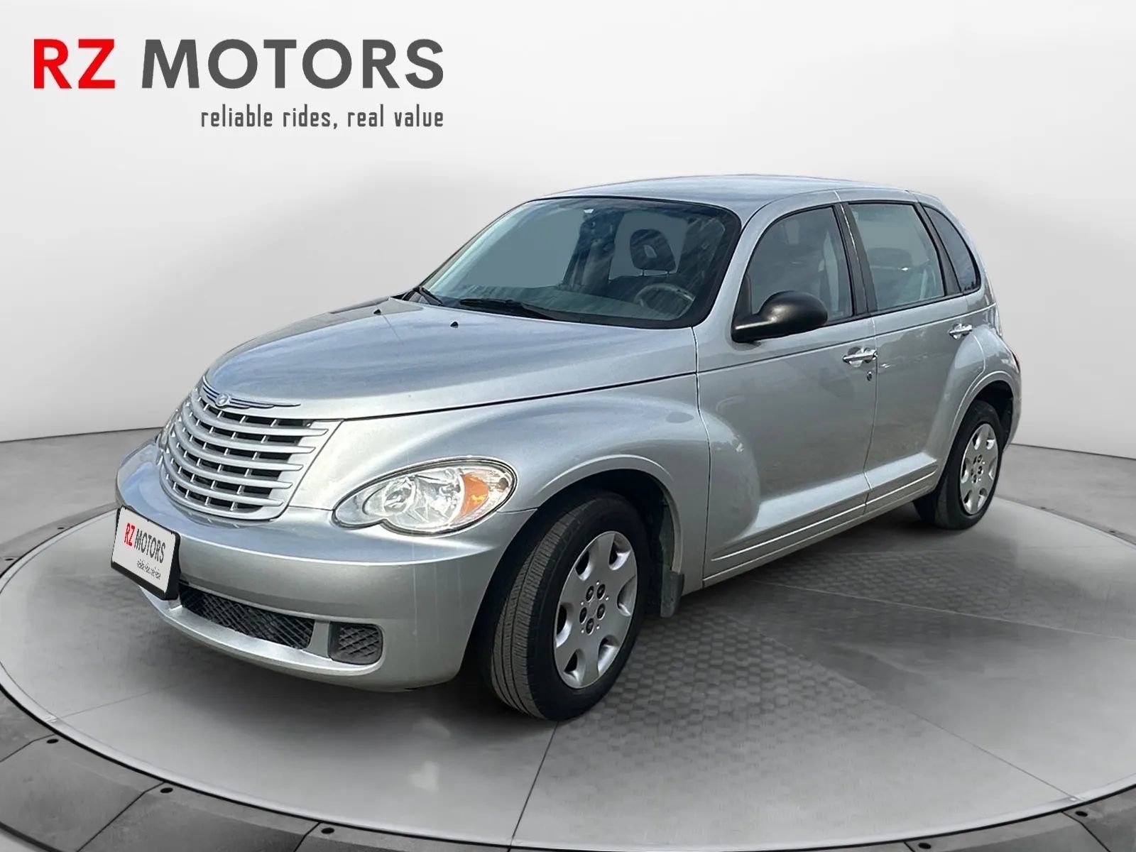 Used 2009 Chrysler PT Cruiser FWD image 1
