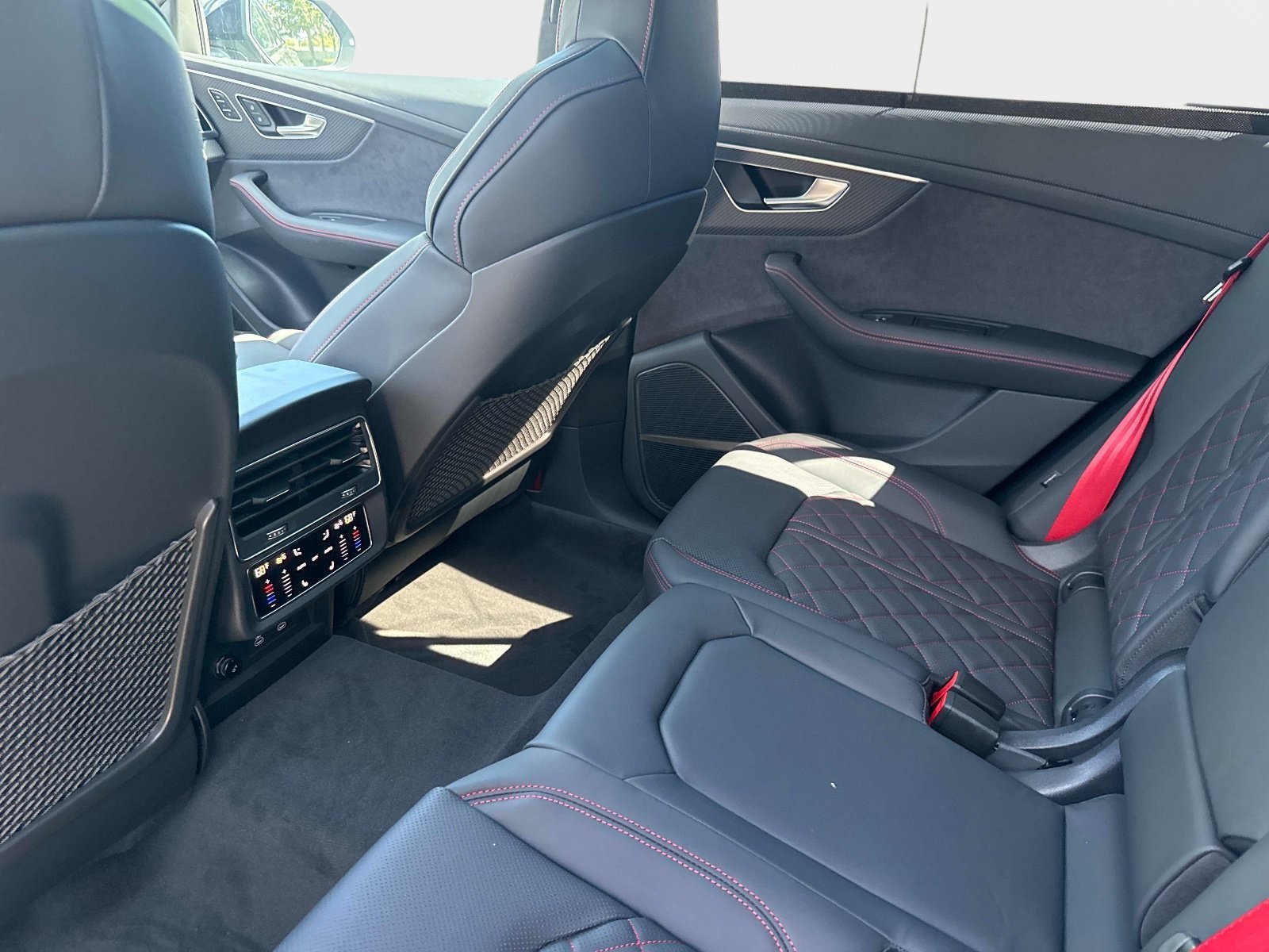 New 2027 Audi SQ8 Prestige AWD/4WD image 13