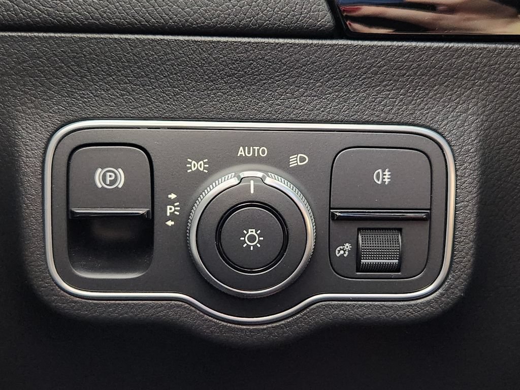 Used 2024 Mercedes-Benz GLA 35 AMG 4MATIC image 27