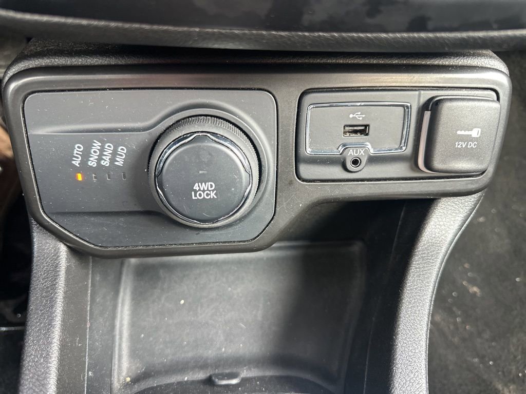 Used 2023 Jeep Renegade Latitude image 24