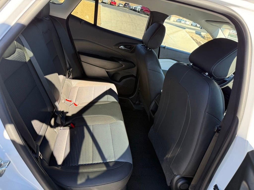 Certified 2025 Chevrolet Trax LT image 15