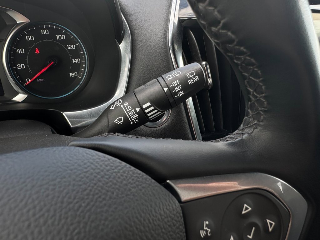 Used 2023 Chevrolet Traverse LT image 18