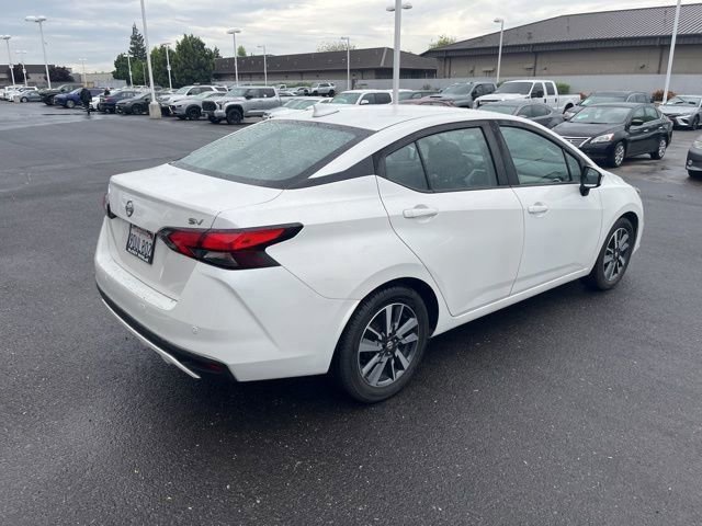Used 2021 Nissan Versa SV image 5