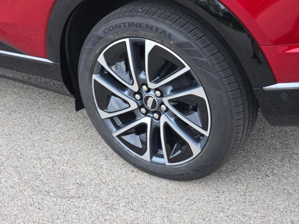 New 2026 Cadillac Optiq Sport 1 AWD/4WD image 15