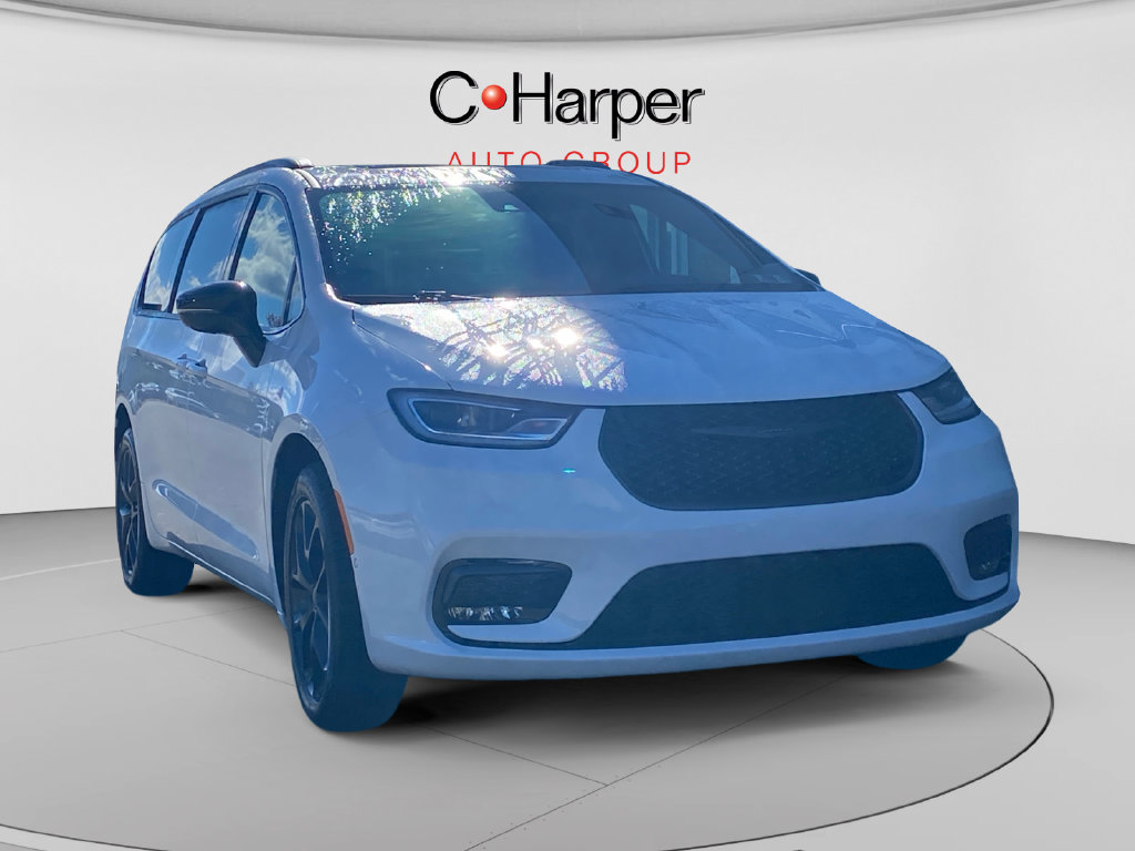Used 2025 Chrysler Pacifica Limited